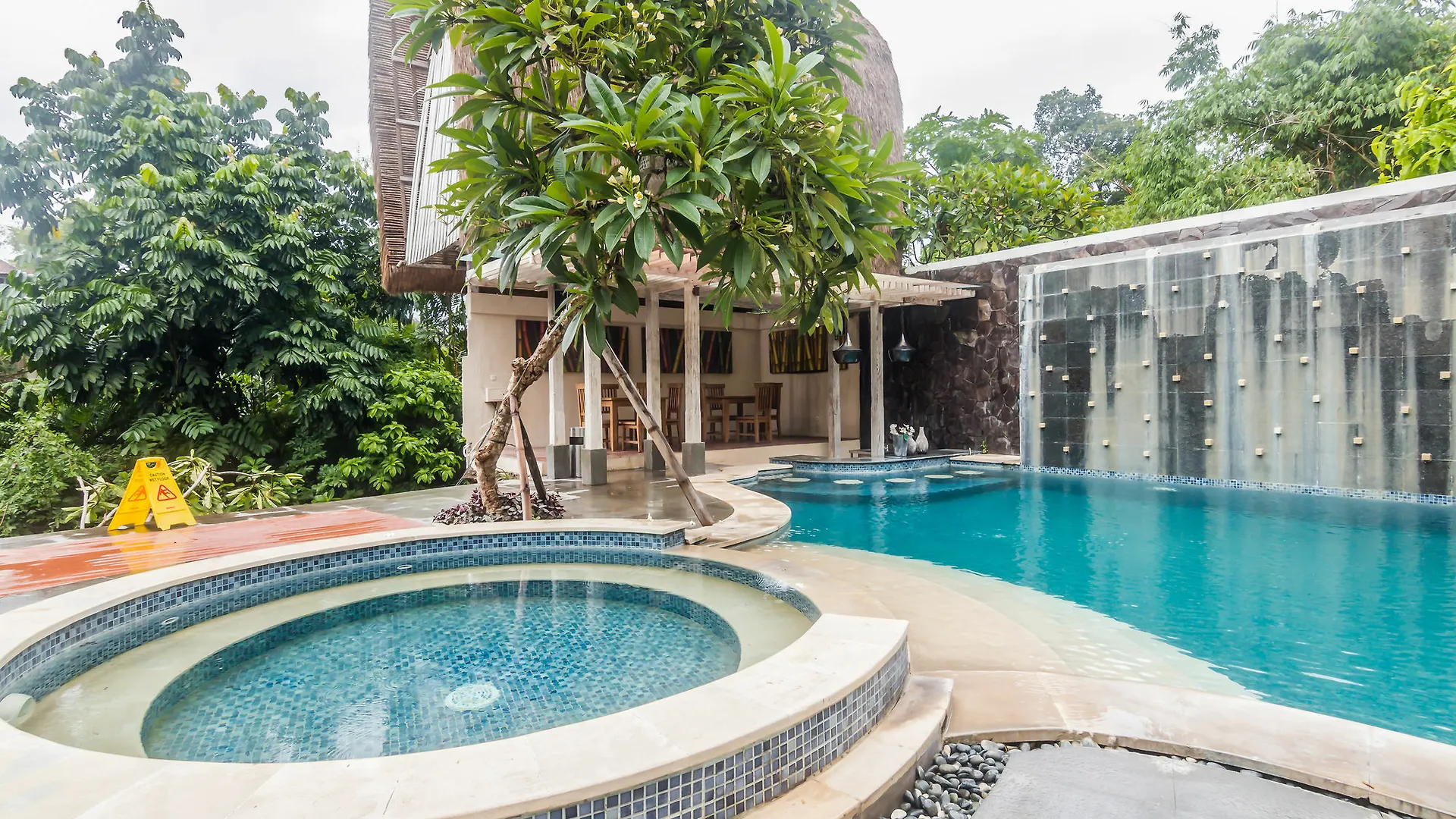 *** Hotel Zen Rooms Kerobokan Umalas I Seminyak  Indonesia